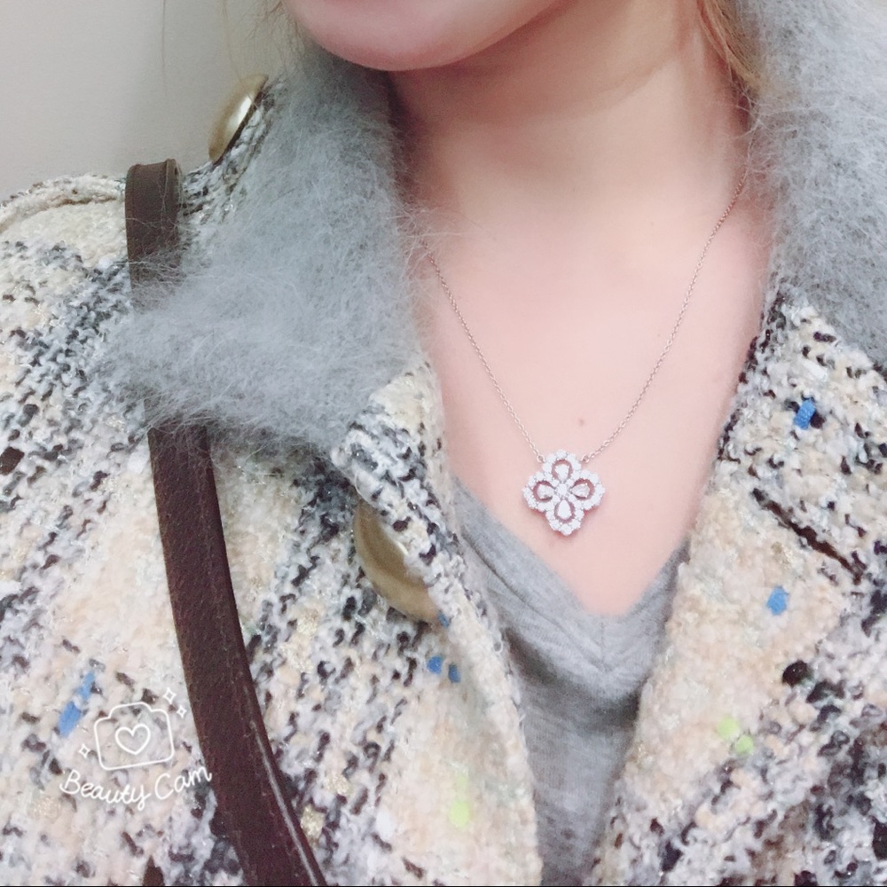 Diamond loop pendant - Picture 2 of 5